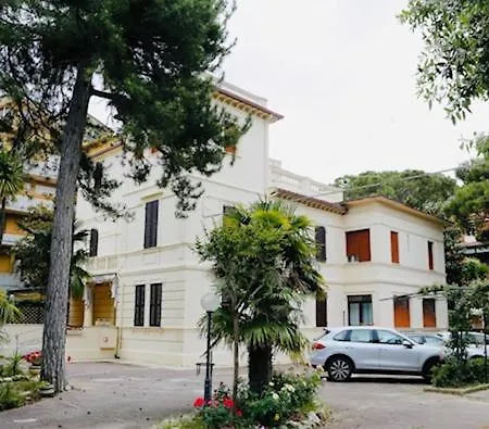 Отель Pina Сенигаллия